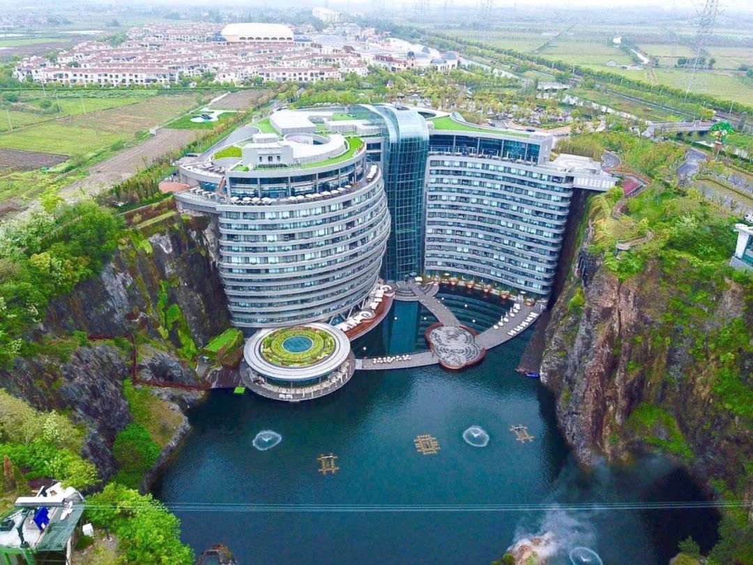 深坑酒店全揭秘88米地平线下的住宿体验比你想象中更精彩