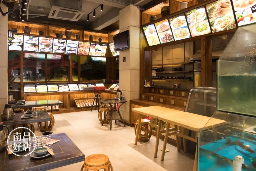 诱人醇香的砂锅粥就是出自这个厨房