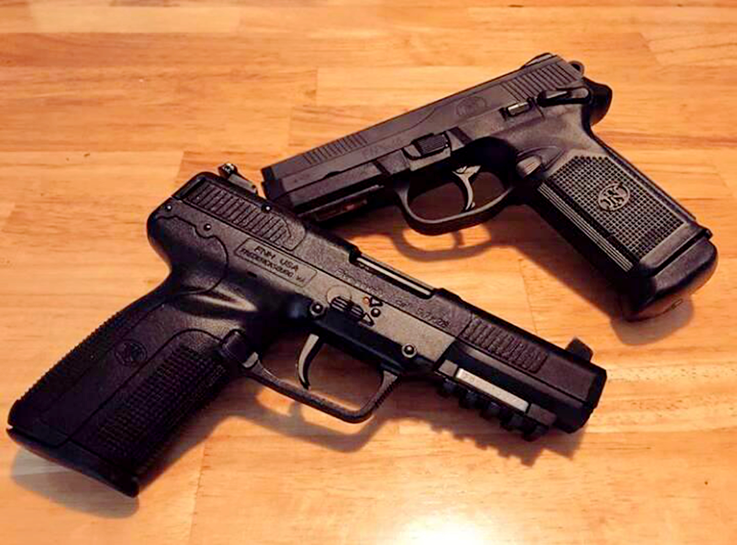 经典手枪欣赏喜欢枪械的朋友别错过