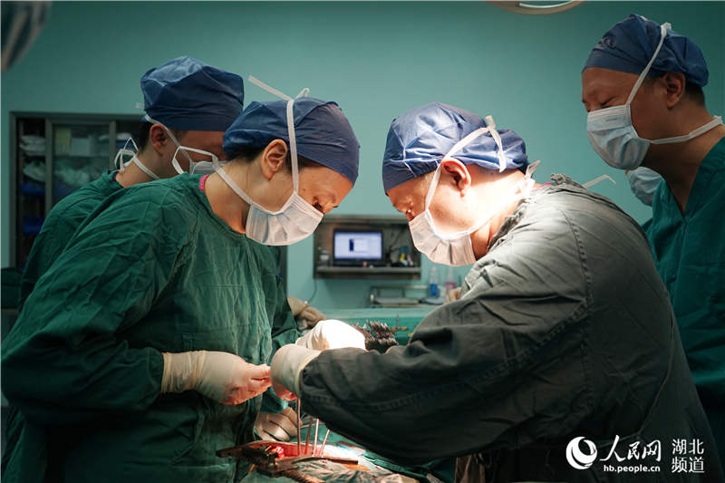 大爱青年脑死亡后捐献器官 助7个生命获重生