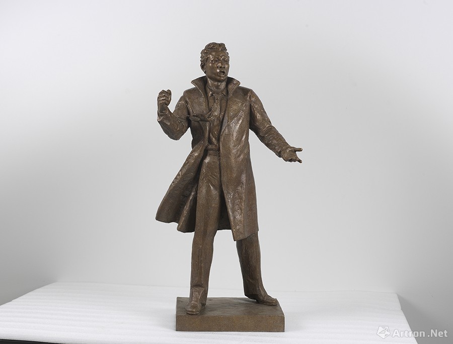曹春生《聂耳像》 高80cm,长30cm,宽20cm聂耳像是曹春生2014年应国家