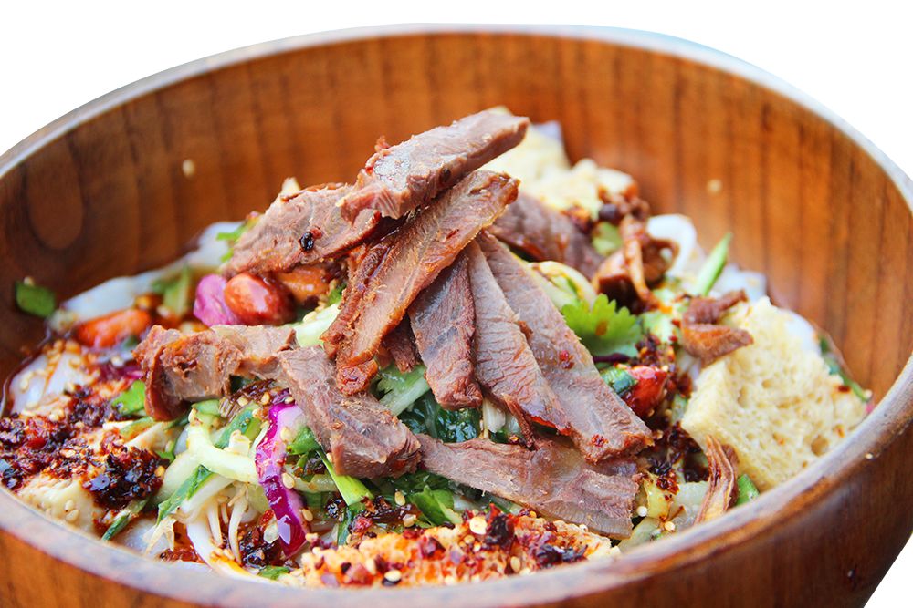 牛肉够大块,凉皮量巨多,这家店一点也不抠,料巨足!