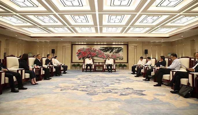 国文清与浙江省委副书记省长袁家军举行工作会谈