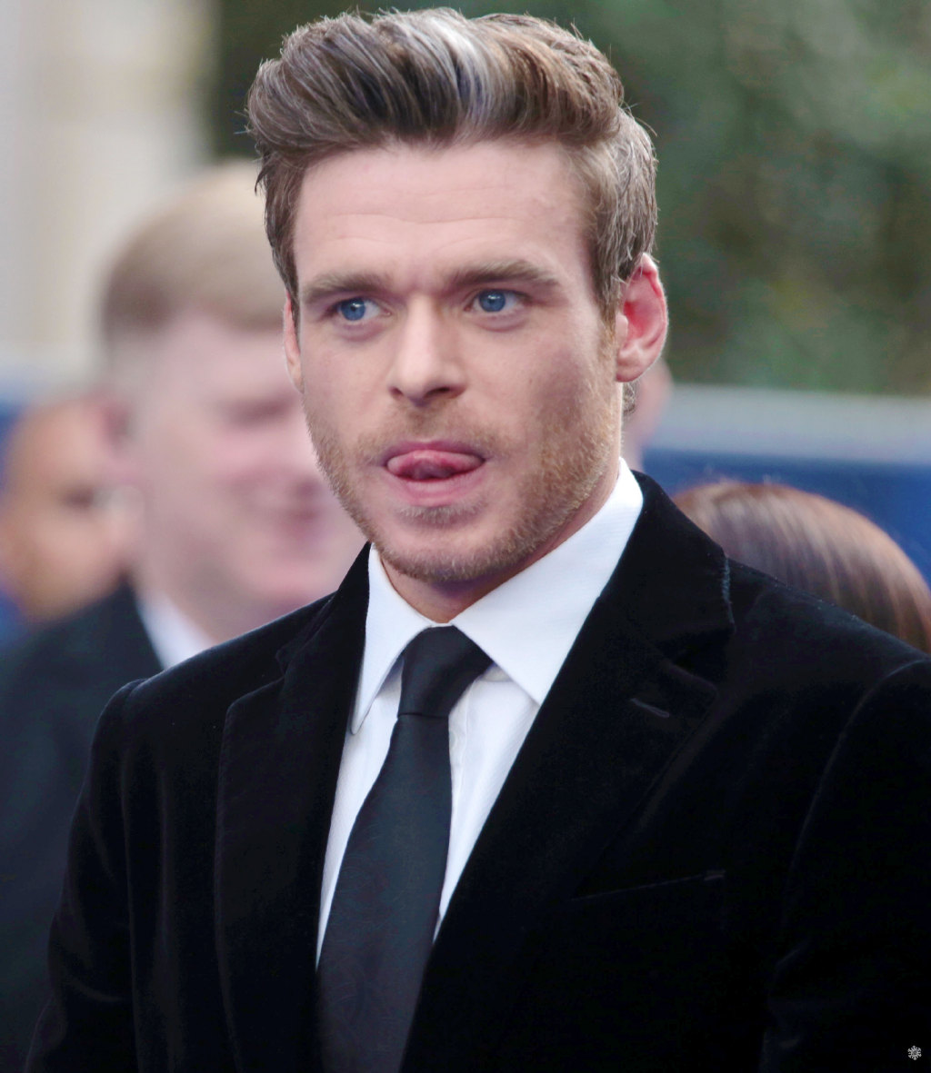 超帅权游少狼主罗柏现身新片首映礼理查德麦登都33岁了