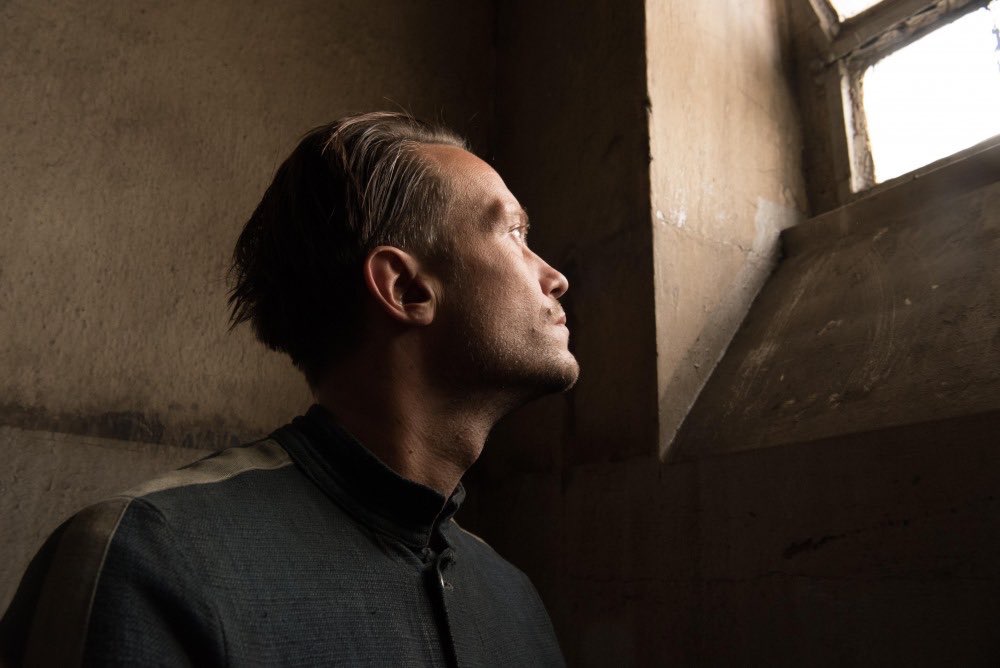 马力克隐秘的生活缺乏深层内容仿佛一个空荡荡的容器