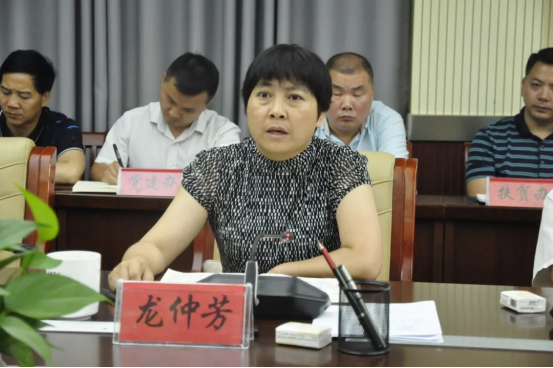 黔南州政协秘书长谢治刚率队到罗甸县就易地扶贫搬迁