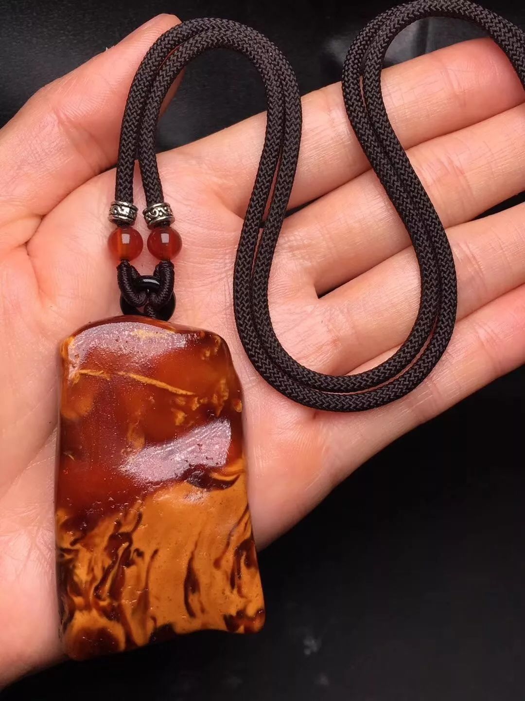 琥珀可以戴着睡觉吗?这几点告诉你原因!_人体