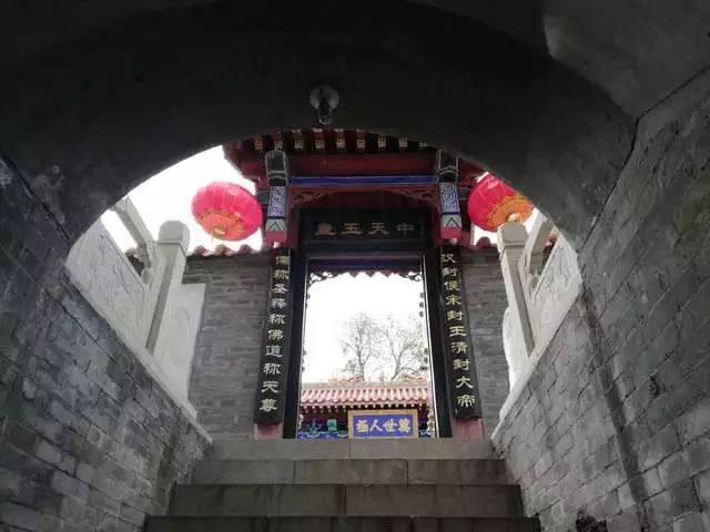 盂县东宋村看晋剧表演吃大锅拉面