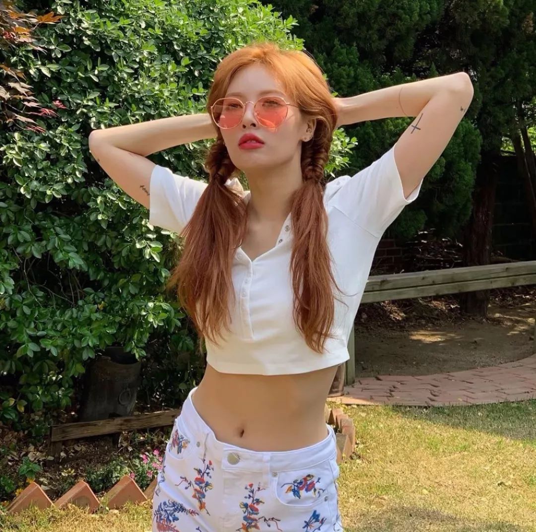 别再穿阔腿裤了夏天穿短t泫雅裤才最显瘦又时髦