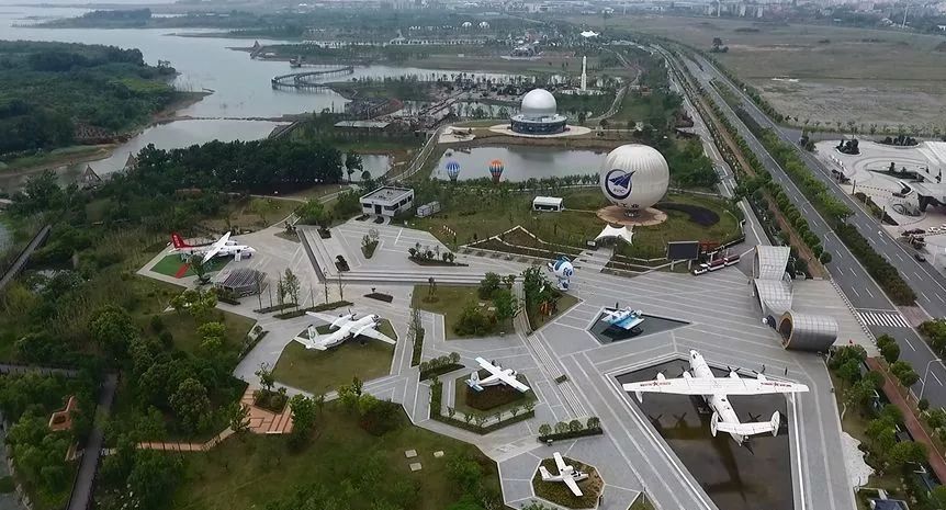 荊門愛飛客航空小鎮空軍一號夏令營最終挑選出兩個優秀基地考察湖北多