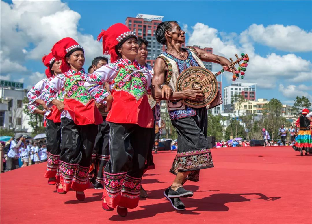 宽窄巷子话花脸丨丘北花脸节成都推介活动很给力