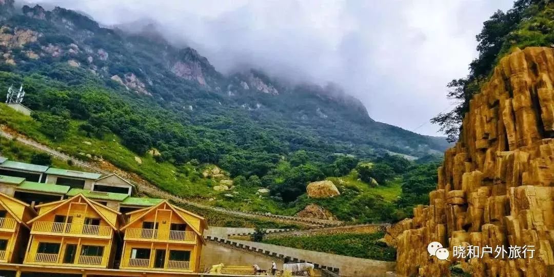 青雲路,青雲得路,百瑞谷景區上山公路曲折盤旋,峰迴路轉,是景區內的