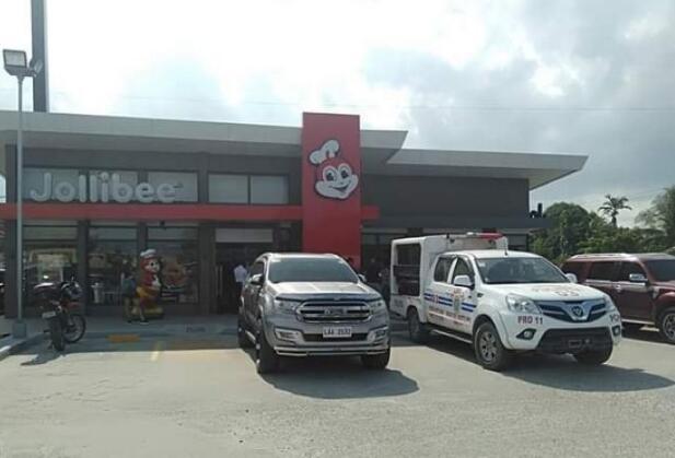 中国商人菲律宾遭抢 刚取51万元现金就被持枪歹徒夺走