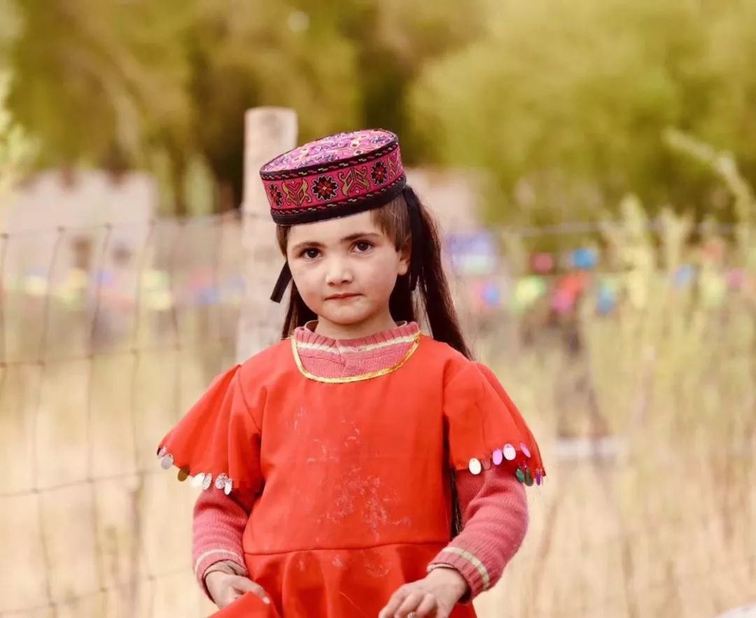 可爱的塔吉克族小姑娘们喀什城内弹奏乐器的老人们充满异域风情的喀什