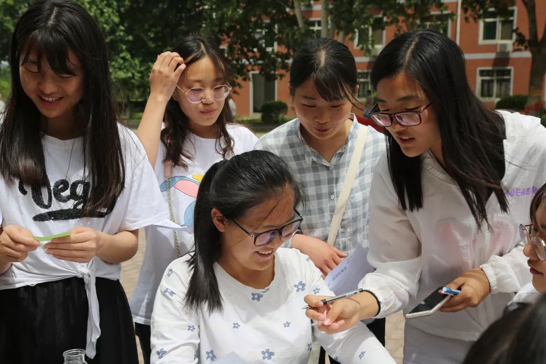 易班活动|"寻青春足迹,驻五月芳华"——漂流瓶里"我想说"