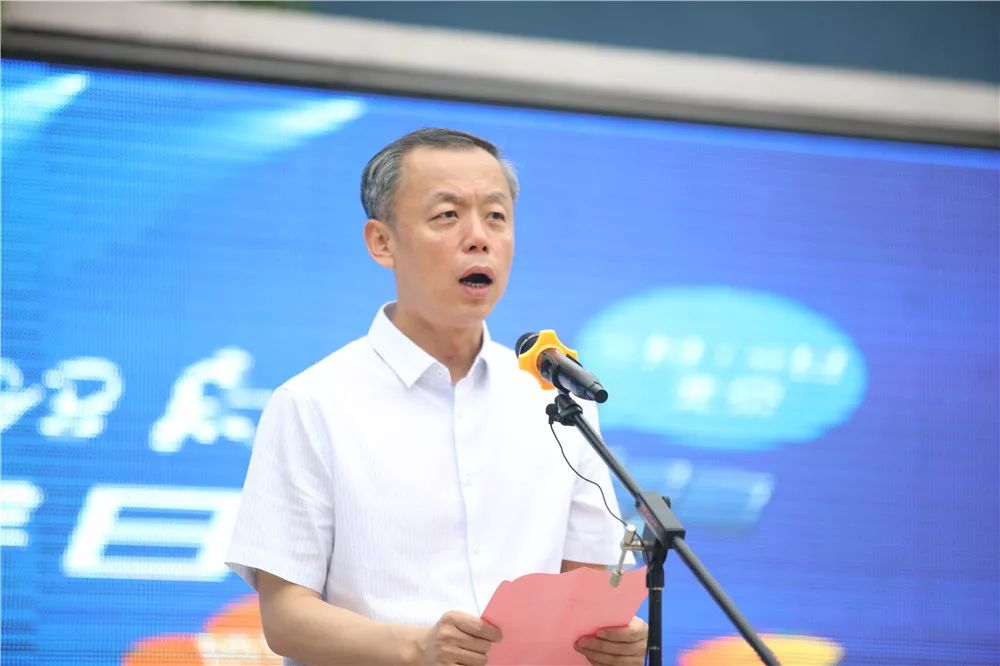 中国科学院行政管理局局长顾全宣布中国科学院行政管理局2019年公众