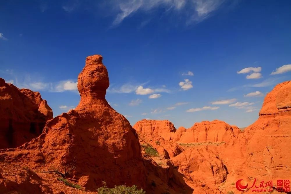 围观乌拉特后旗的丹霞地貌登上人民网首页焦点图