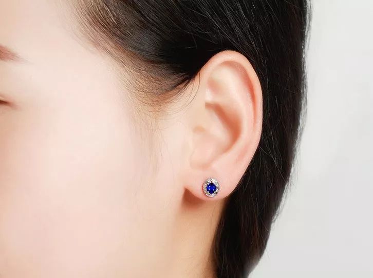 你的耳朵适合戴耳环还是耳钉耳线戴对了漂亮不伤耳戴错了