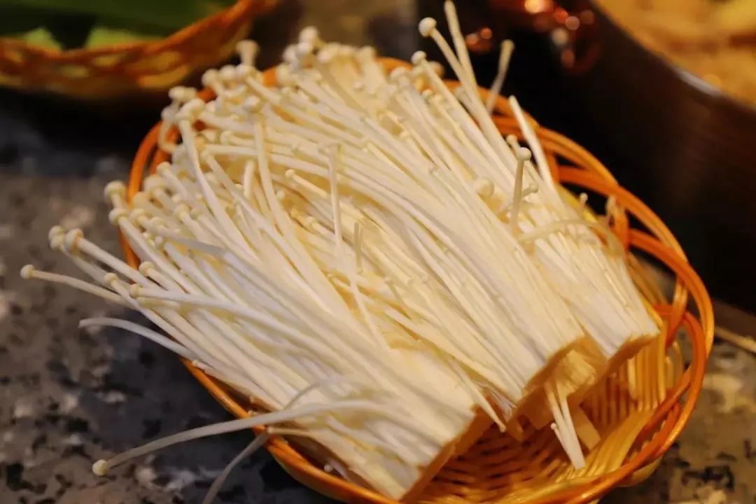 各种各样的涮菜,涮到尽兴!