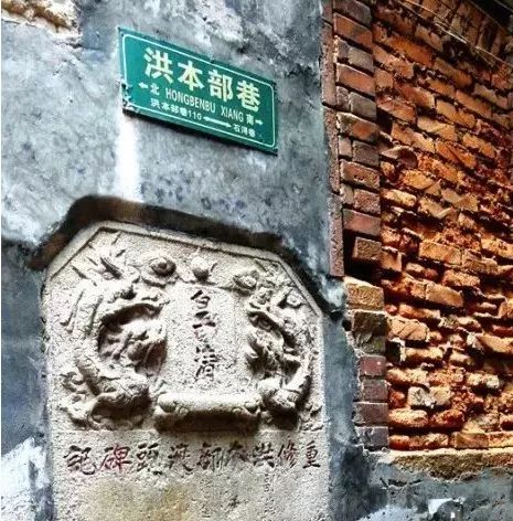 洪本部巷(网络图)小走马路,演武路则是郑成功部队走马,水上演武操练的