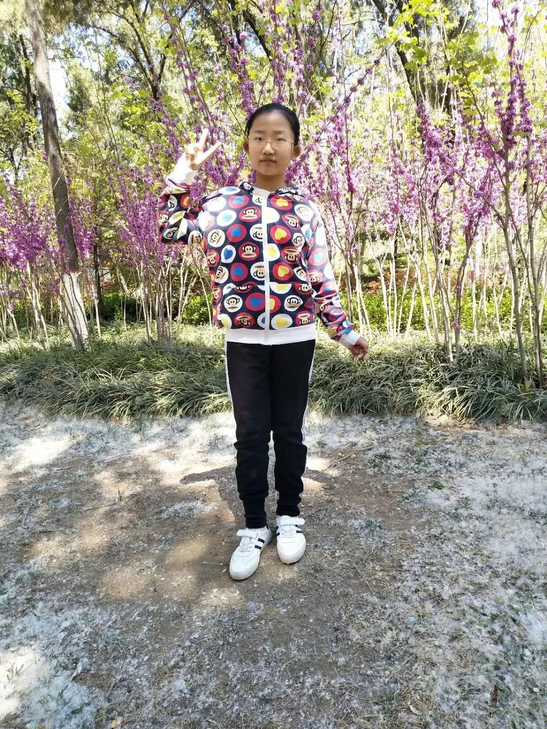 大家好我是三年级 一班的张雨涵我是一个自信文静开朗的女生