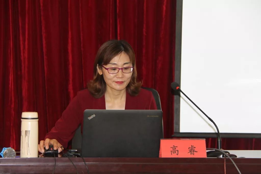 心理咨询师,家庭教育高级指导师,中国萨提亚家庭治疗师高睿来进行专题