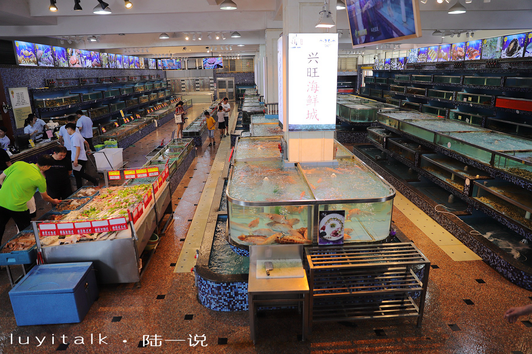 深圳领鲜海鲜餐厅设计案例-建E网设计案例移动端