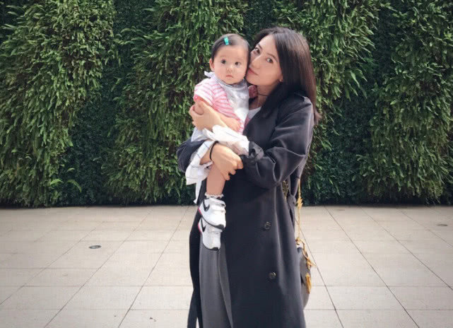 原创高圆圆521产女赵又廷发文官宣母女平安网友纷纷送祝福恭喜