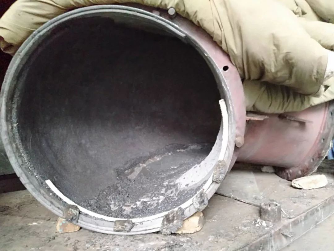 水量控制口,出水口三个口的管道,由于长时间承受着冲蚀,磨损尤为严重