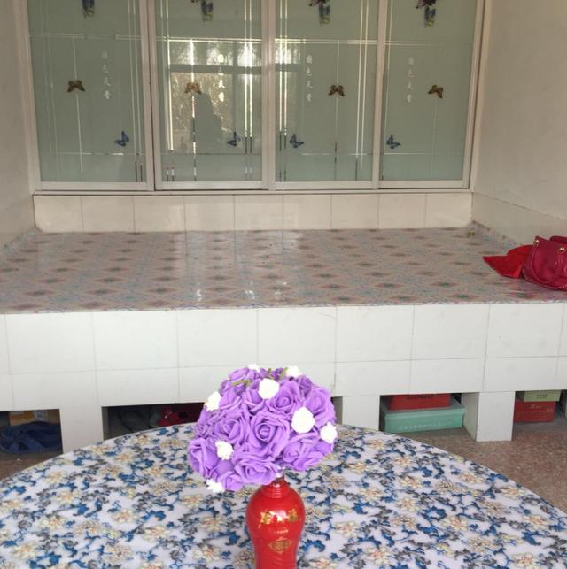 远嫁东北农村,婆家准备的婚房太寒酸,你们见过这样的婚房吗?
