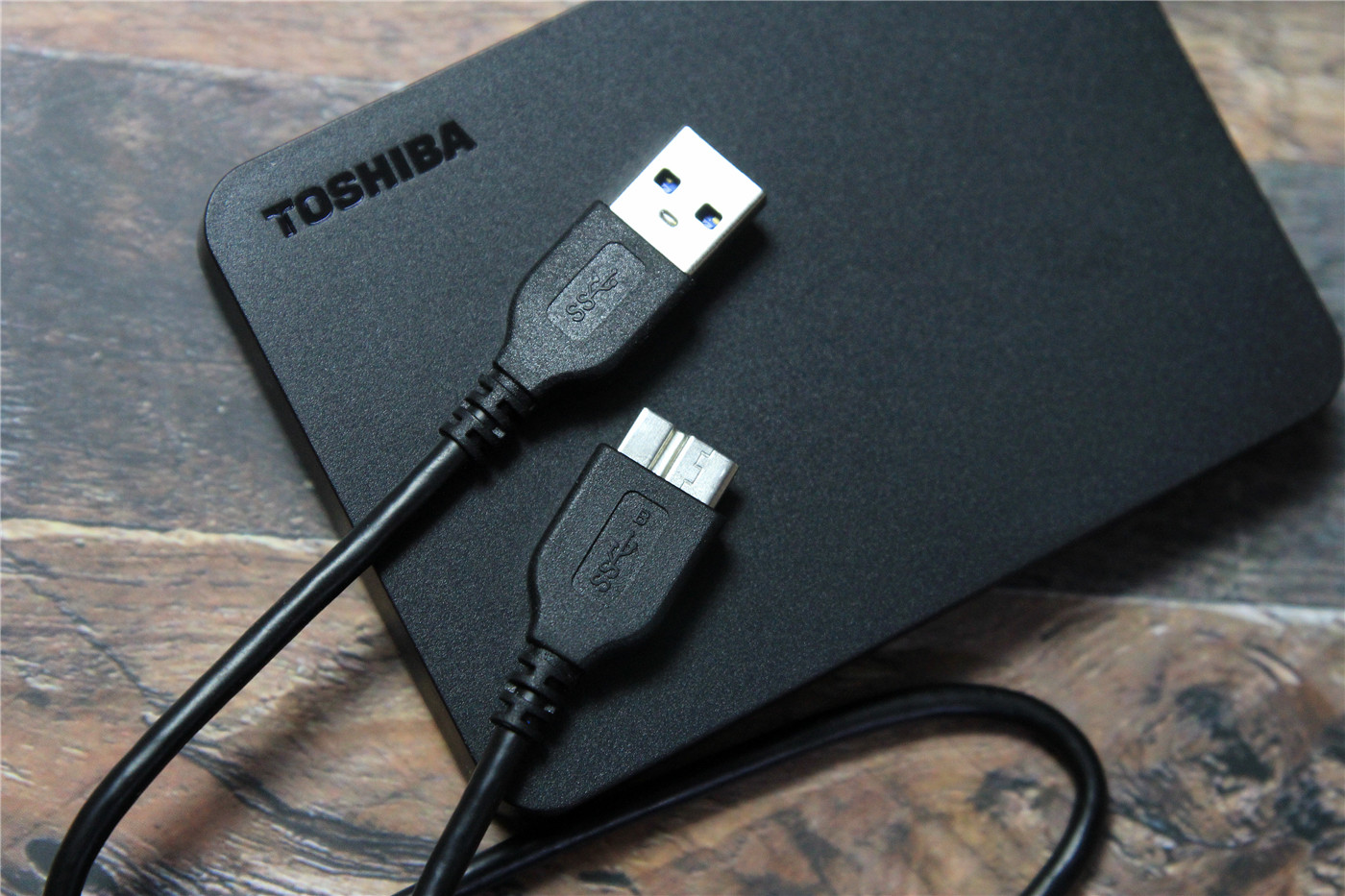 原创轻薄身材主流性能实在容量东芝a3移动硬盘评测