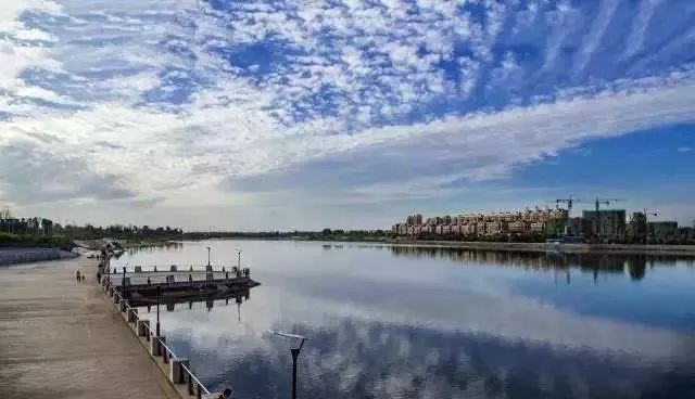 近年来,县委,县政府围绕生态水城定位,加大河道治理力度,持续推进泌阳