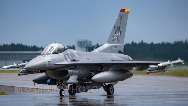 美f16战机坚持不用保形油箱 机动性能依然优异 老当益壮_美国空军