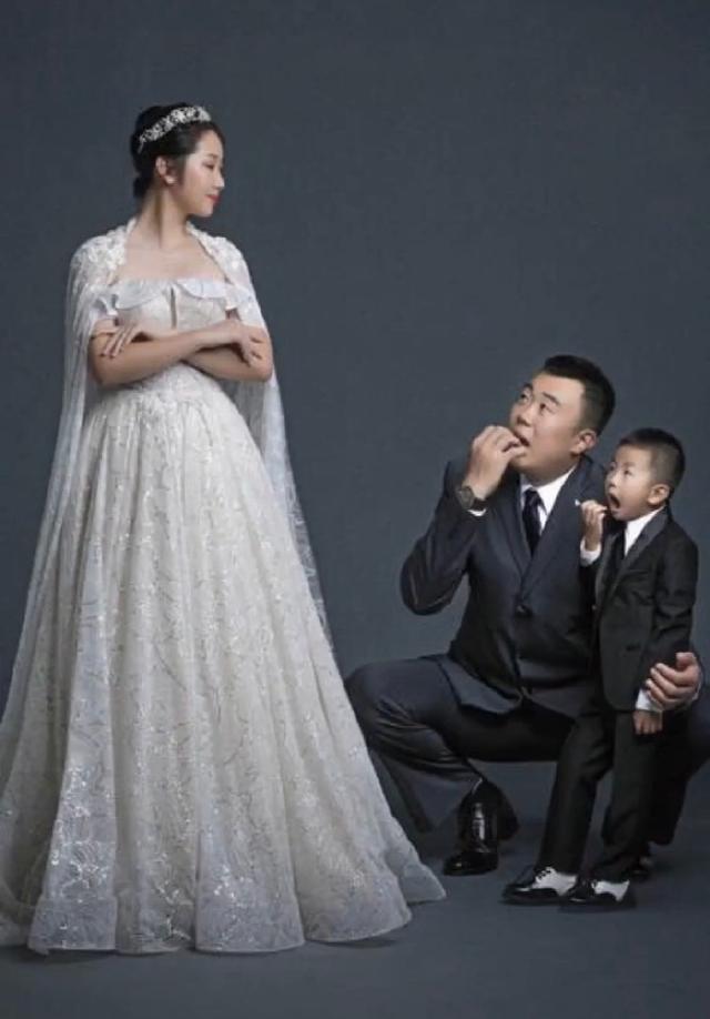 原创韩德君戴上红盖头与娇妻婚纱照曝光5岁儿子成为了摄影师