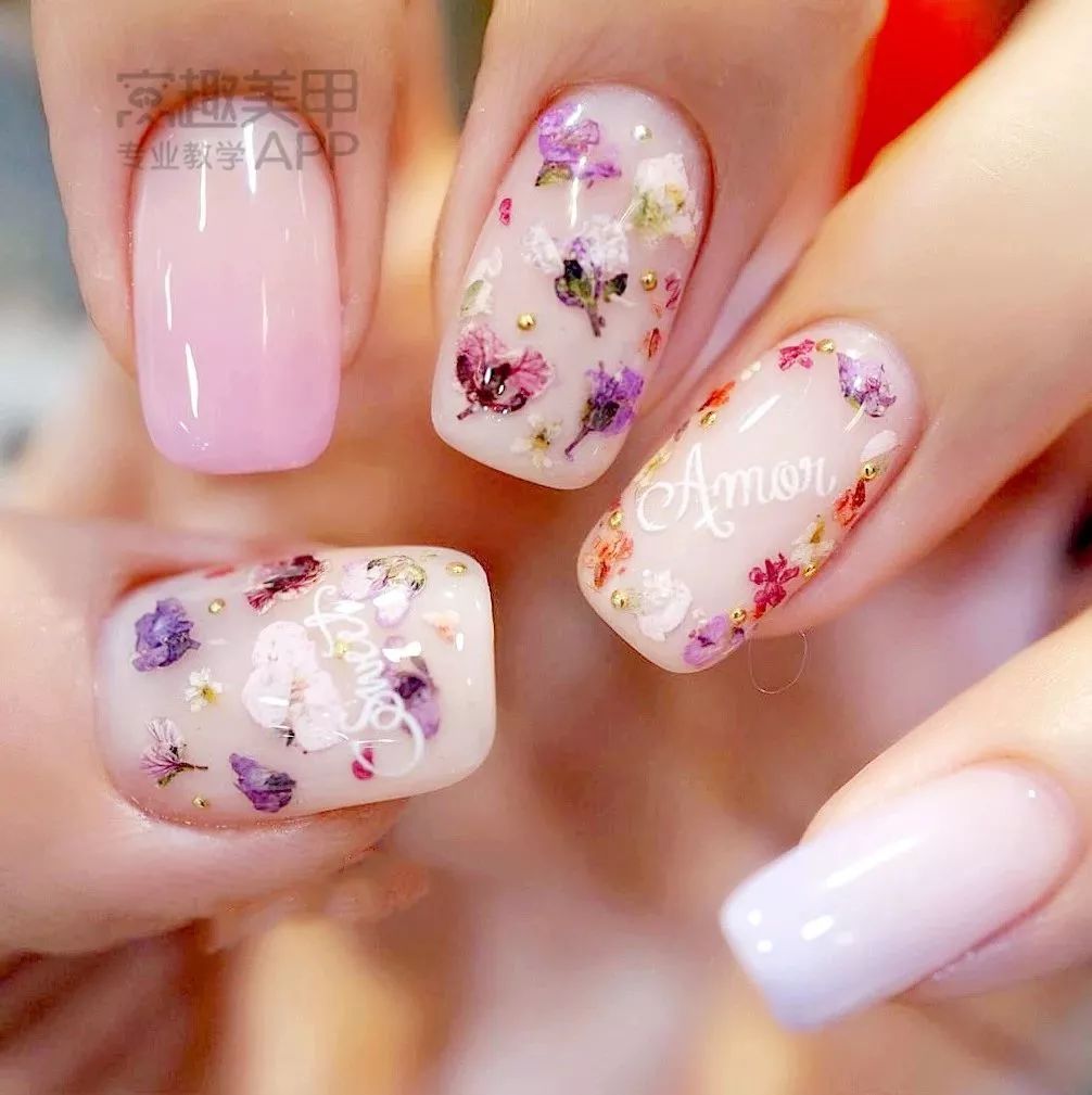 谁不想要一款仙气满满的干花美甲