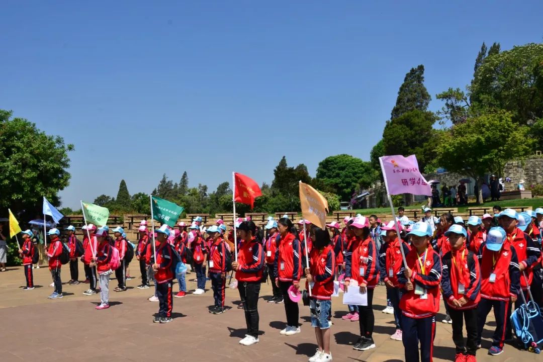 石林百场公益研学旅游活动在石林风景区启动