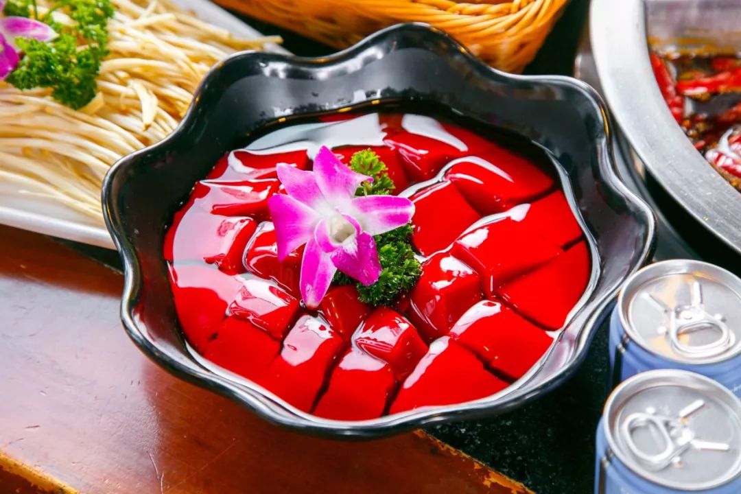重庆鲜鸭血建议涮牛油锅,好吃得没朋友!