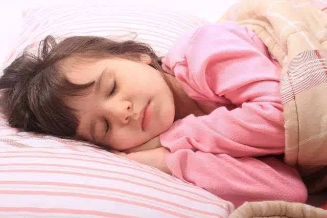5周岁女儿要求分房睡：和孩子分房睡需要注意什么？