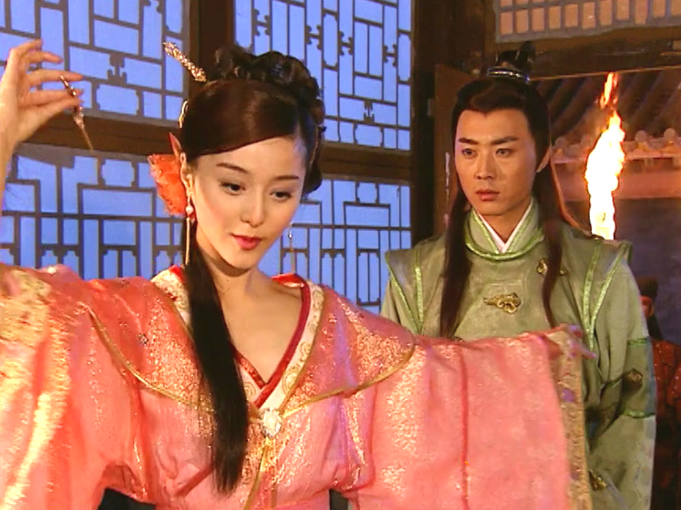 17年前这部古装剧女主从头到尾没人爱男一和男二都爱女二