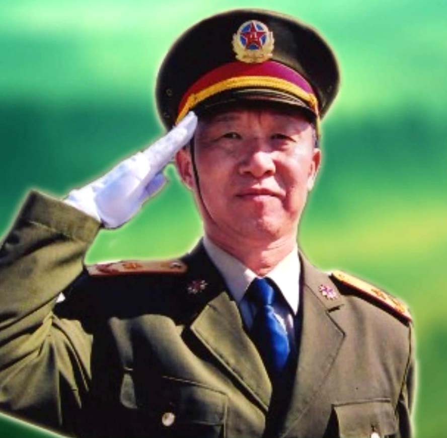 样都占全了,既不贪财,也不怕死,就是原第二炮兵某基地司令杨业功少将