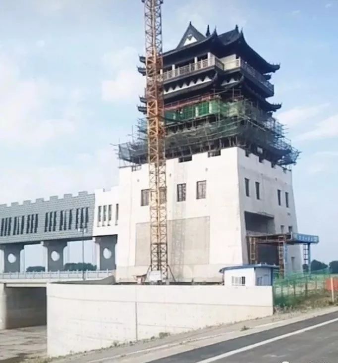壮哉凤阳这里塔阁雄壮金碧辉煌登高远望烟波浩荡壮我大美凤阳