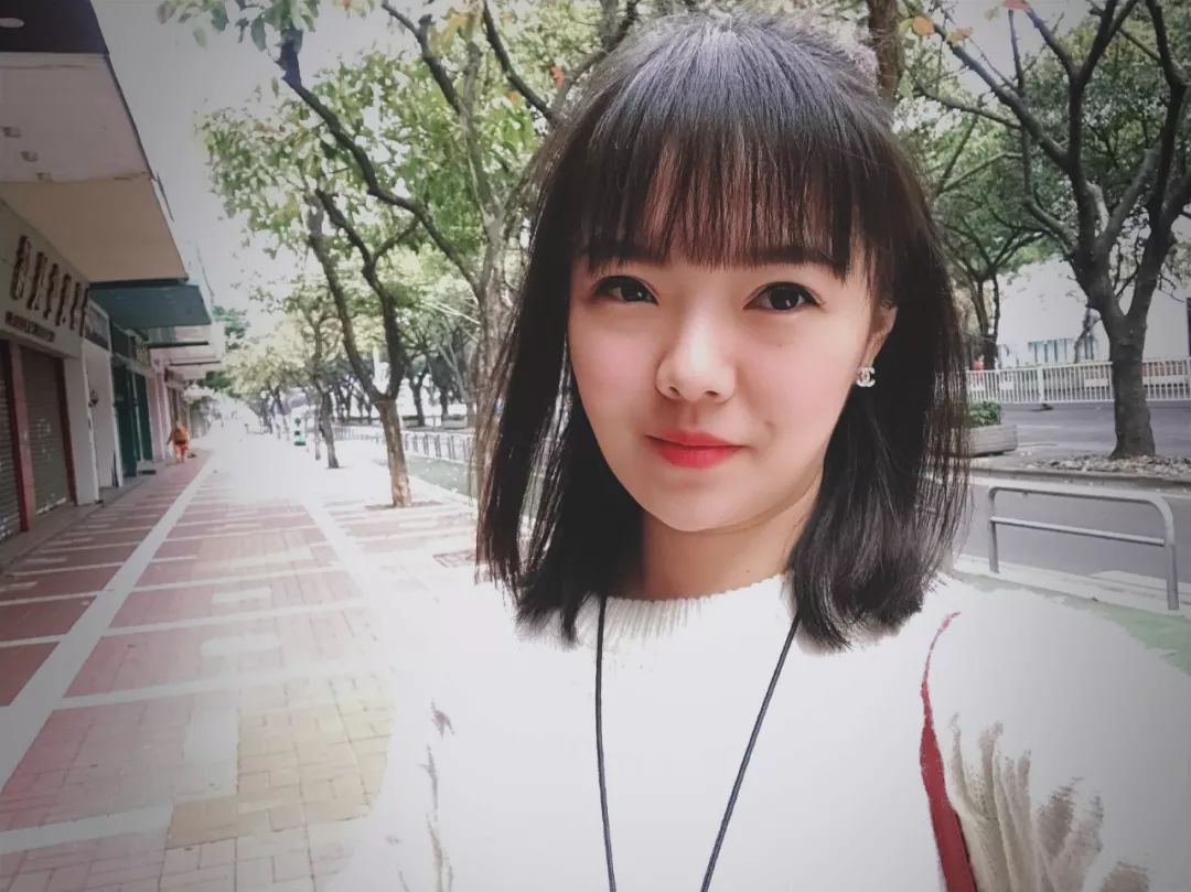 陆遥是一个地道的苏州小娘鱼,一口软糯的苏州话,再加上十年的主播经验