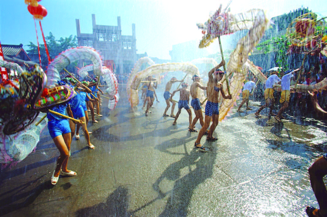 四川经济日报蓬安水龙舞水韵新城的民俗风情