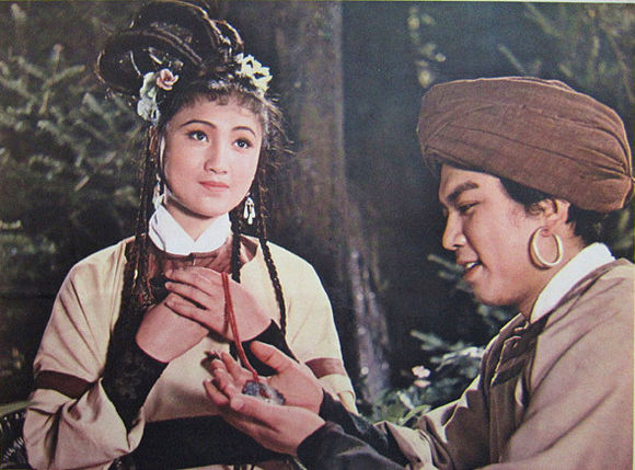 1981老电影《玉碎宫倾》,"最美杨贵妃"林芳兵16岁主演塔娜公主