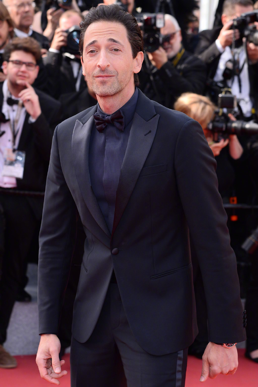 原创戛纳红毯迎重磅嘉宾!《钢琴师》影帝,46岁阿德里安·布劳迪来啦