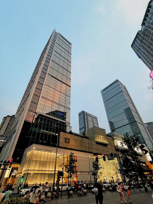 旗舰红利加持打破千篇一律,华为畅享9s超广角三摄赢好口碑