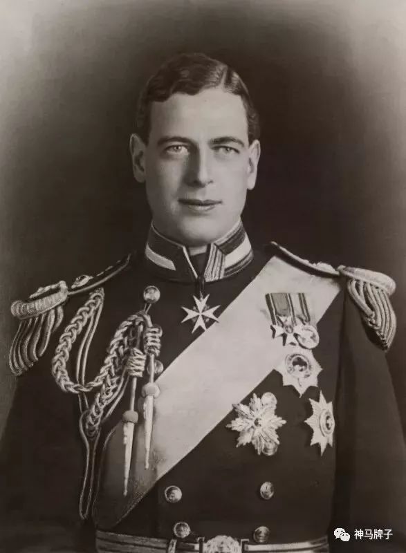 迈克尔王子的父亲,是乔治六世最小的弟弟肯特公爵.