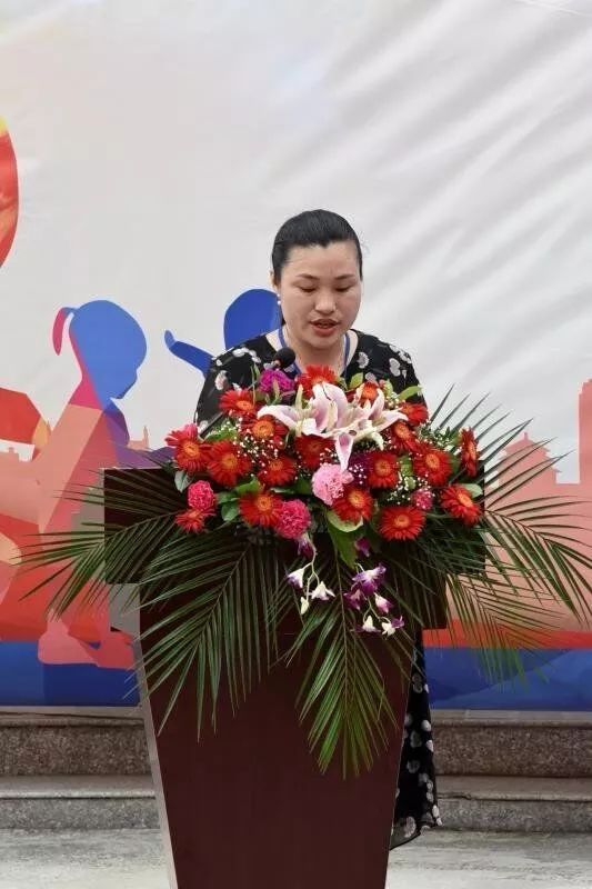 教育局副局长杨汉遂,市特殊教育学校负责人吴瑞英,揭阳市金德慈善会