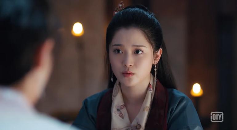 白发拢月泠月沉鱼谁是容乐身边的炸弹