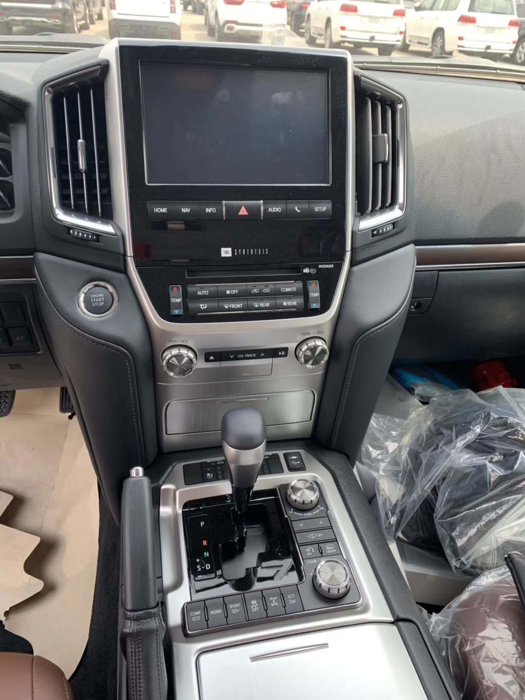 19款酷路泽5700vxs刺绣限量版